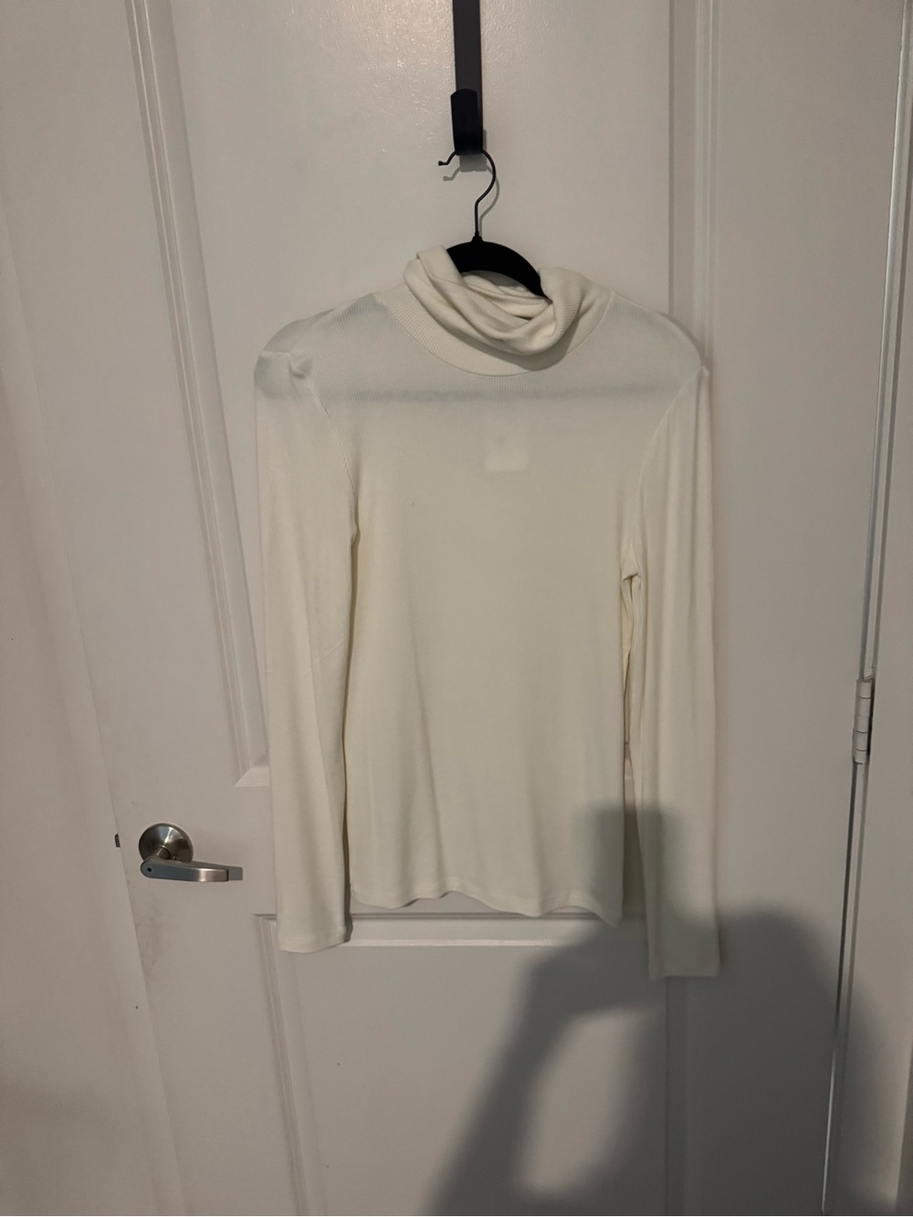 Evereve Cream Lightweight Turtleneck Top